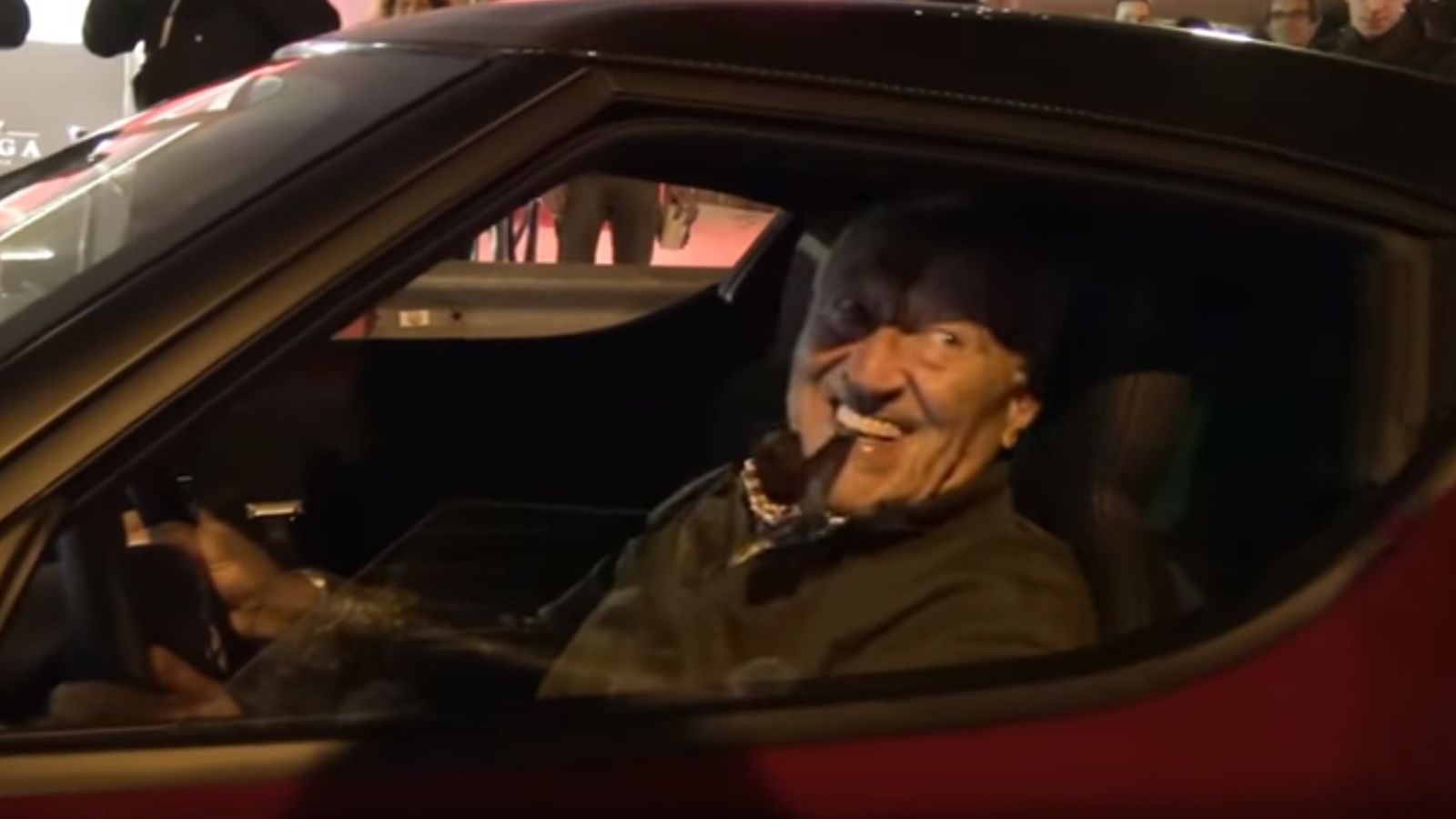 Ακούστε ήχο και δείτε τον γκαζιάρη παππού